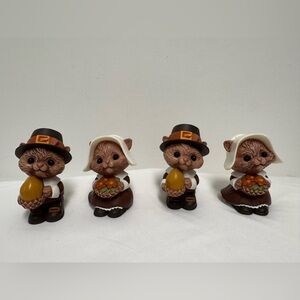 Vintage set of 4 pcs squirrel fall Thanksgiving Harvest Pilgrims shakers.